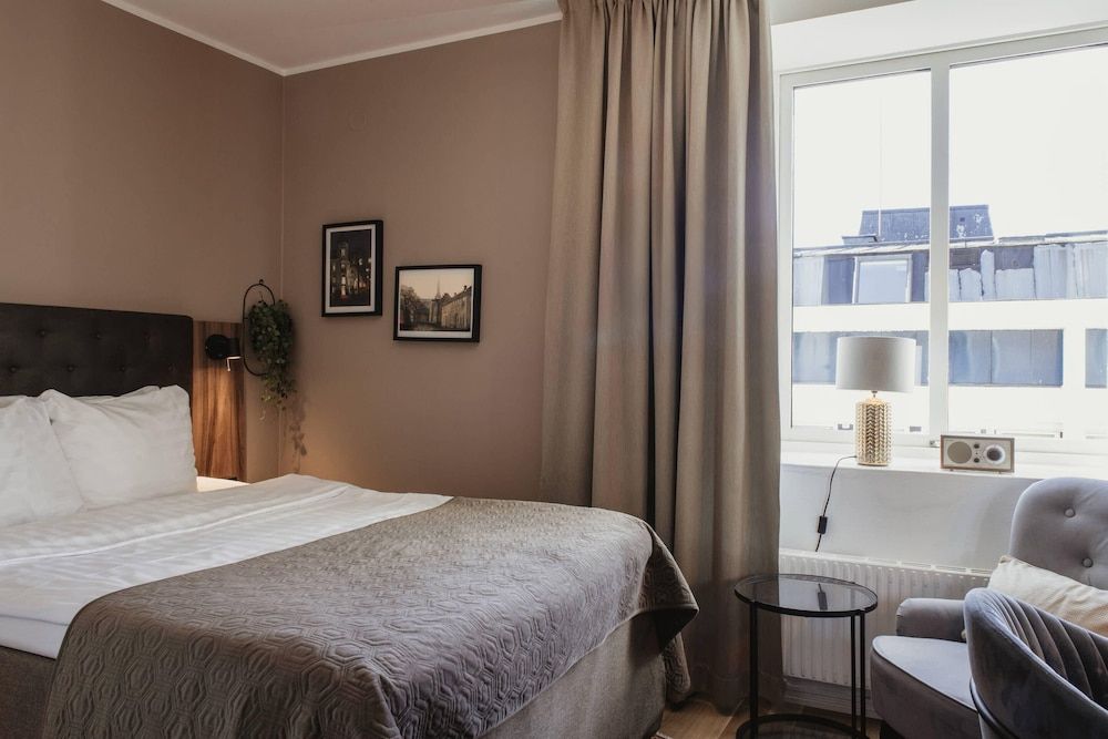 Bild på Compact Double (small double bed 140cm)
