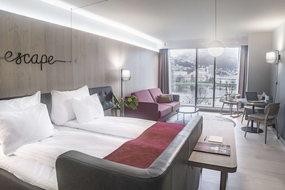 Bild på Deluxe dubbelrum - 1 kingsize-säng - utsikt mot bergen