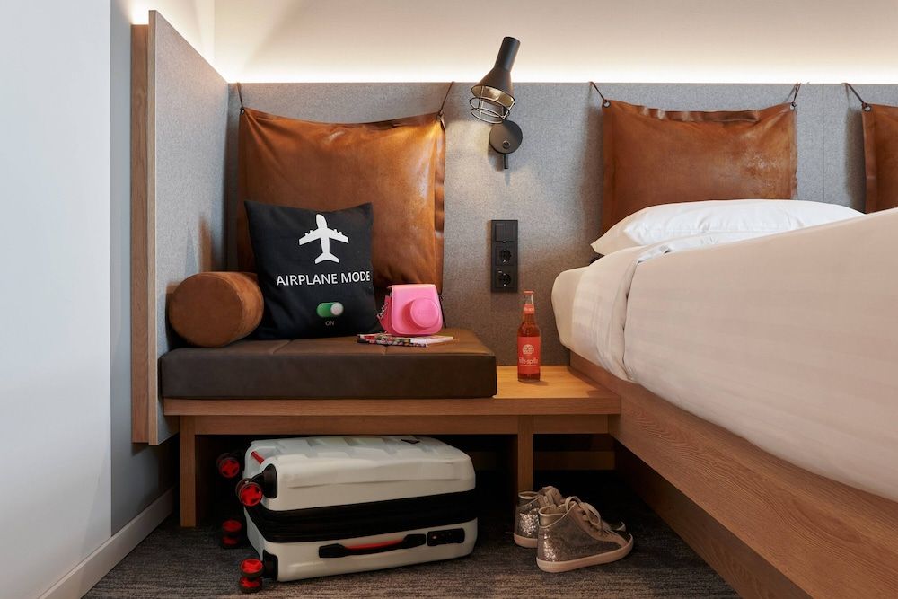 Moxy Cologne Bonn Airport Parken www.hotelspecials.se