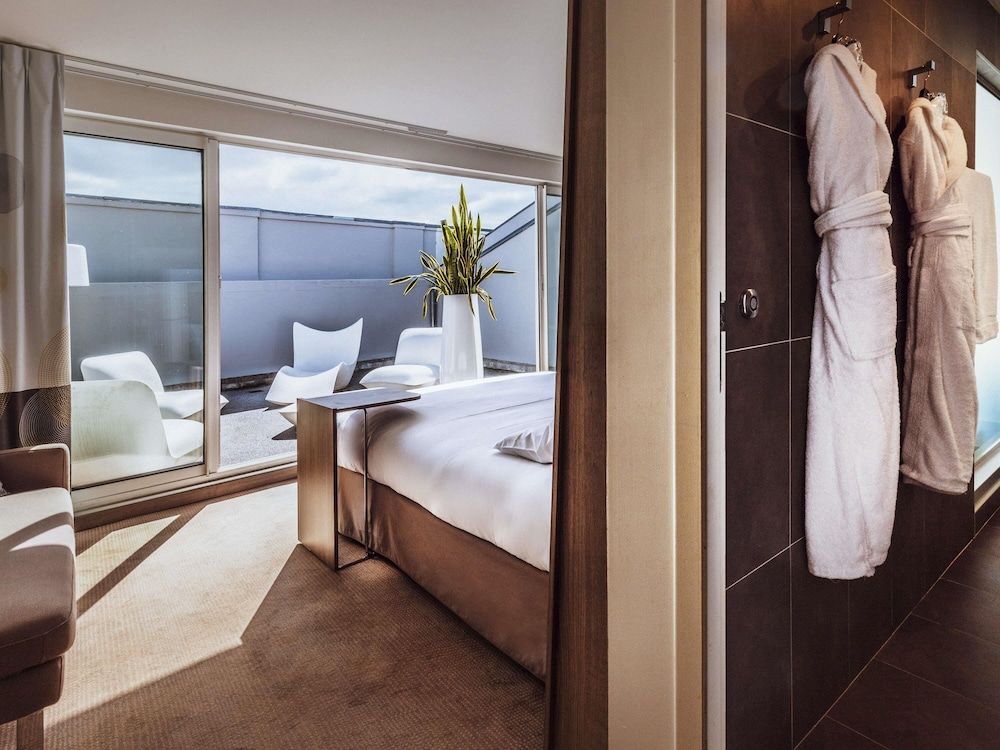Bild på Executive suite, 1 large bed and 1 sofa bed for children only, terrace
