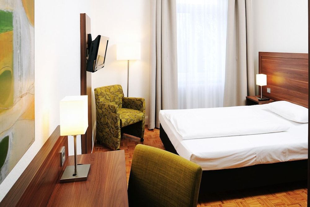 Bild på Dubbelrum - 1 dubbelsäng (French Bedroom 140x200cm bed)