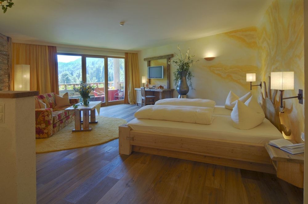 Bild på Svit - 1 kingsize-säng - balkong - sjöutsikt (Cozy Sitting Corner)