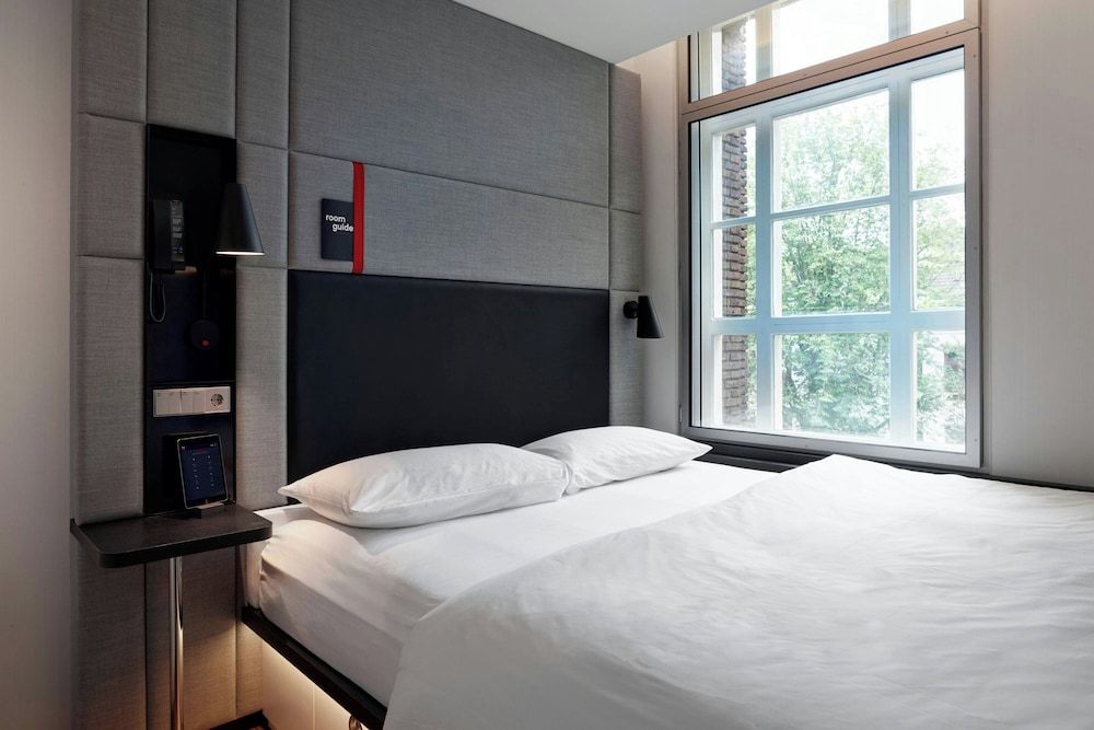 Bild på Rum - 1 kingsize-säng (Mobility Accessible, Roll-In Shower)