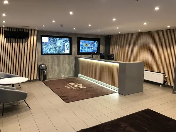 Måby park & hotell - Standard tvåbäddsrum - 2 enkelsängar - delat badrum - GENERAL