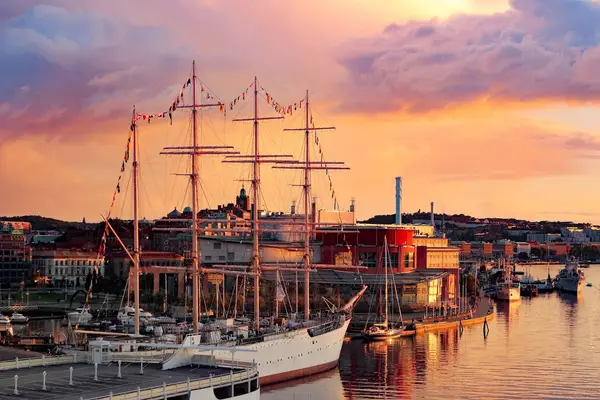 Barken Viking - Tvåbäddsrum med delat badrum (direktbetalning) - FRONT